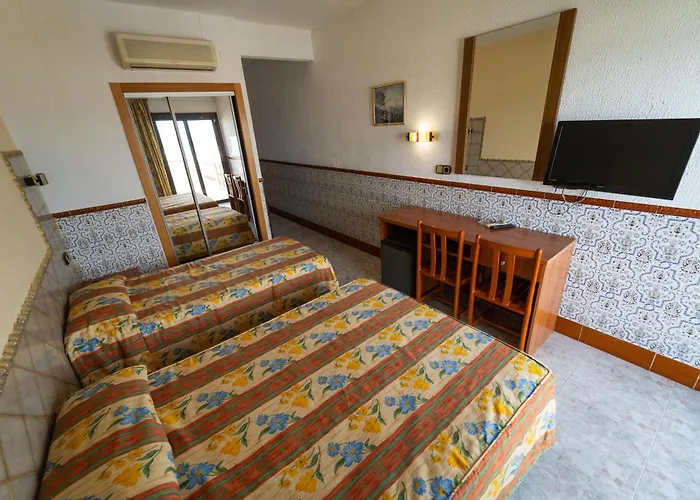 Univers Hotel 3*