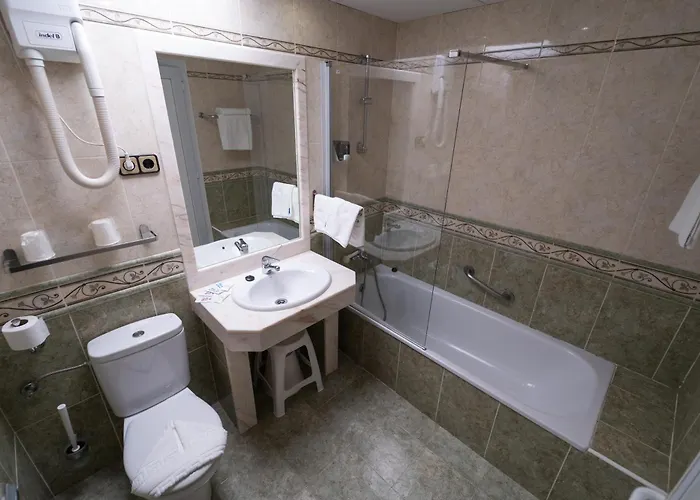 Univers Hotel 3*