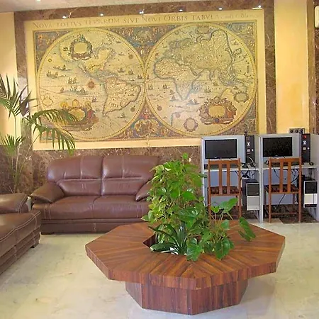 Hotel Univers 3*