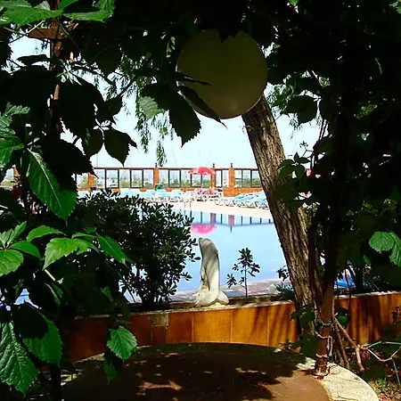 Univers Hotel 3*