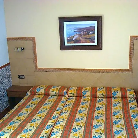 Univers Hotel 3*