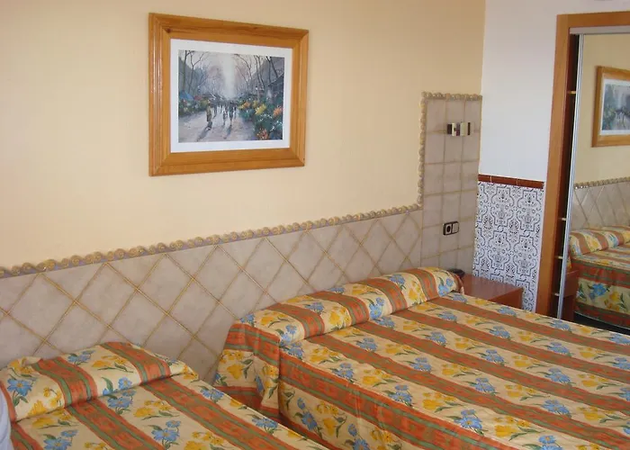 Univers Otel Roses