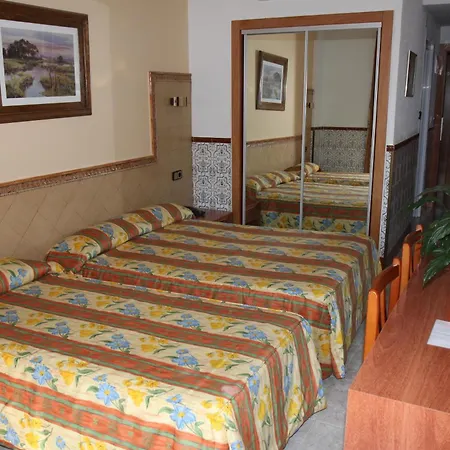 Hotel Univers 3*