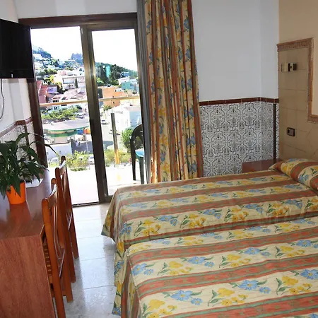 Univers Hotel 3*